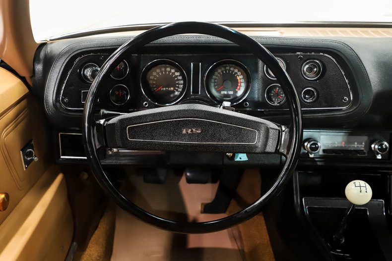 Chevrolet-Camaro-1970-Autumn-Gold-Saddle-14