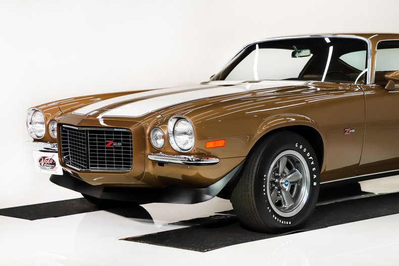 Chevrolet-Camaro-1970-Autumn-Gold-Saddle-18