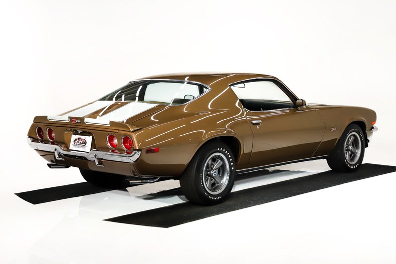 Chevrolet-Camaro-1970-Autumn-Gold-Saddle-29