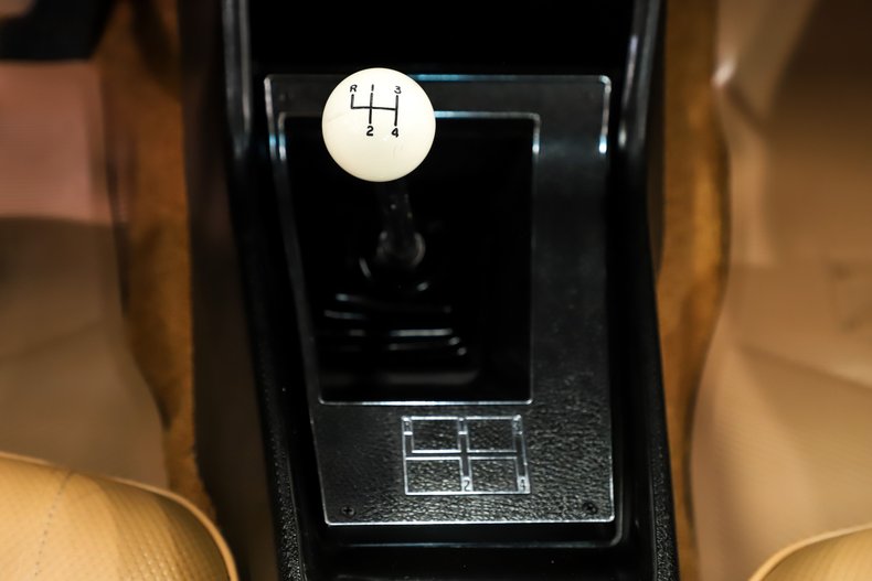 Chevrolet-Camaro-1970-Autumn-Gold-Saddle-3