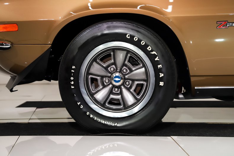 Chevrolet-Camaro-1970-Autumn-Gold-Saddle-35