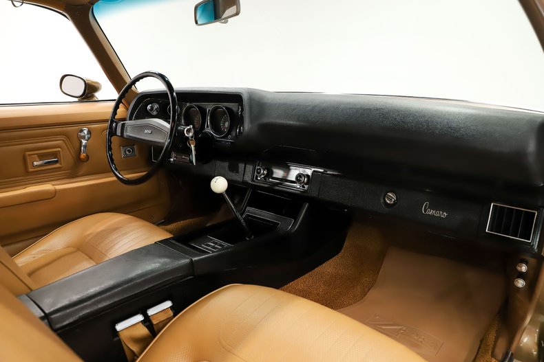 Chevrolet-Camaro-1970-Autumn-Gold-Saddle-36