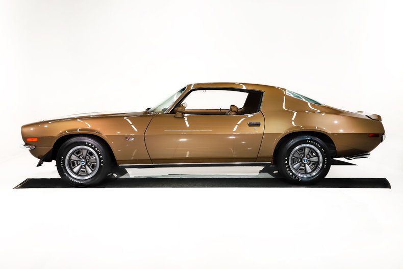 Chevrolet-Camaro-1970-Autumn-Gold-Saddle-38