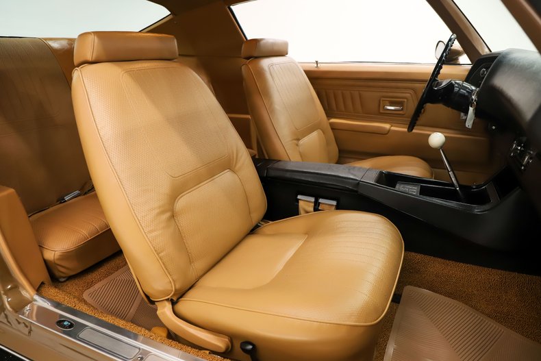 Chevrolet-Camaro-1970-Autumn-Gold-Saddle-39