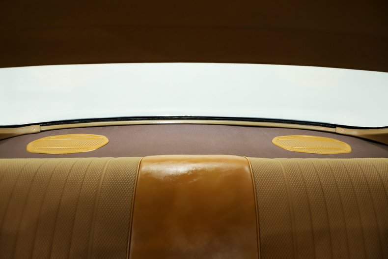 Chevrolet-Camaro-1970-Autumn-Gold-Saddle-41