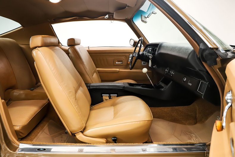Chevrolet-Camaro-1970-Autumn-Gold-Saddle-43