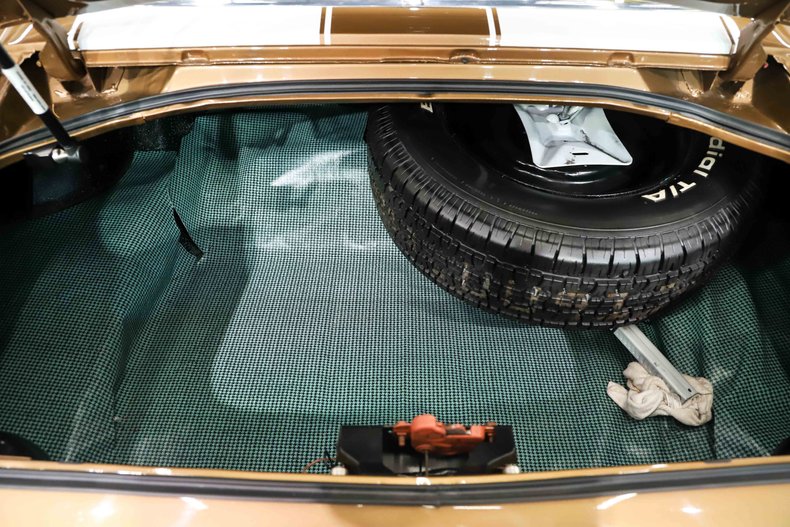 Chevrolet-Camaro-1970-Autumn-Gold-Saddle-46