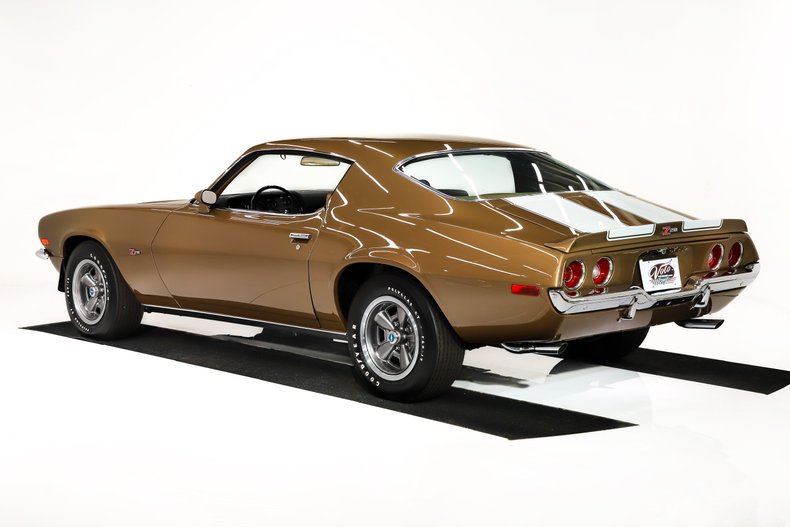 Chevrolet-Camaro-1970-Autumn-Gold-Saddle-5