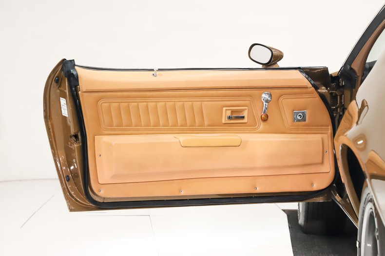 Chevrolet-Camaro-1970-Autumn-Gold-Saddle-6