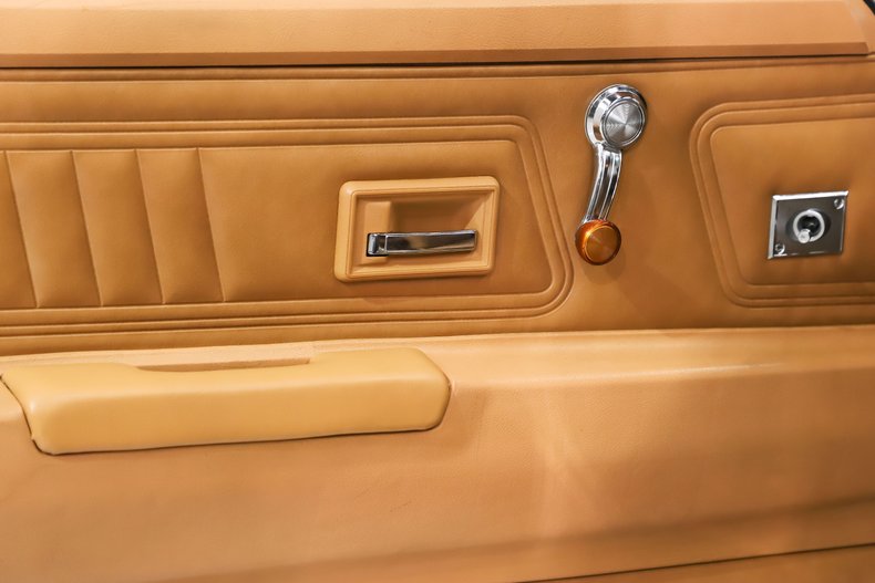 Chevrolet-Camaro-1970-Autumn-Gold-Saddle-7