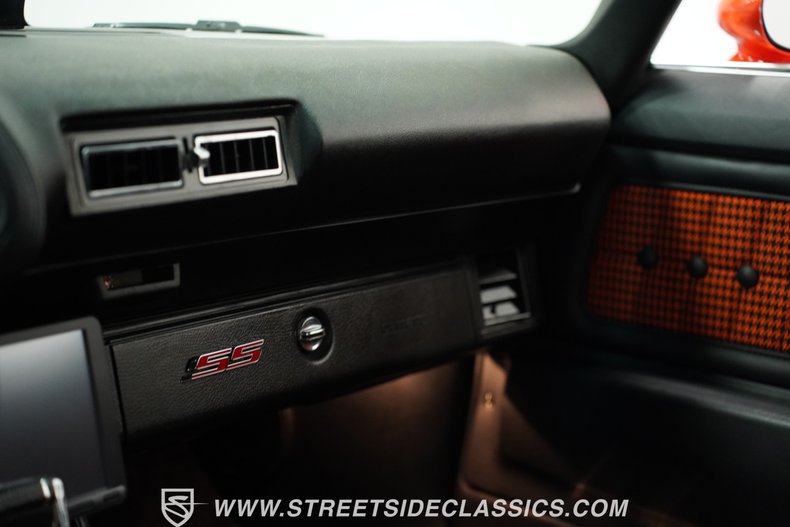 Chevrolet-Camaro-1971-Hugger-Orange-Orange-Houndstooth-41