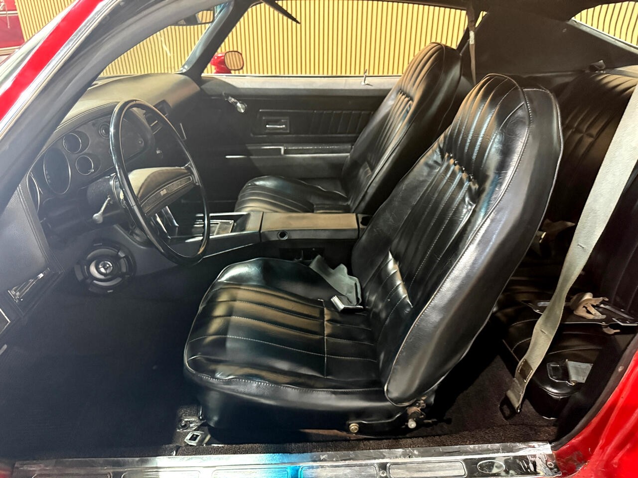 Chevrolet-Camaro-1972-American-Muscle-Car-17