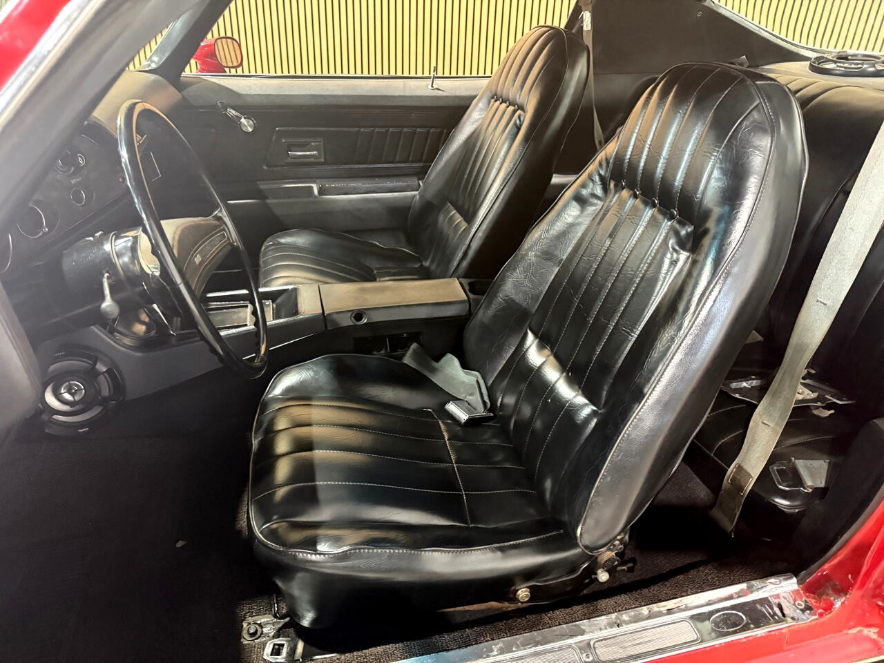 Chevrolet-Camaro-1972-American-Muscle-Car-18