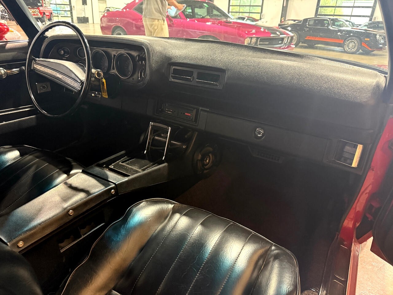 Chevrolet-Camaro-1972-American-Muscle-Car-34