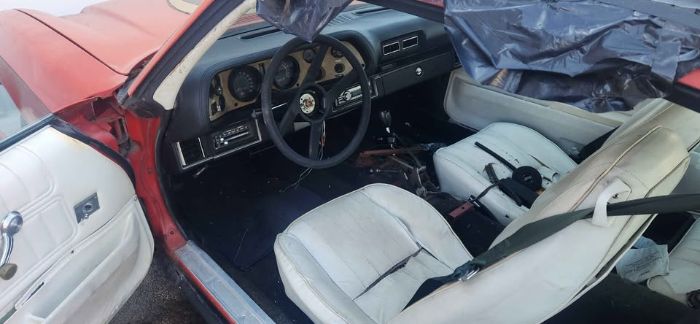 Chevrolet-Camaro-1977-Red-White-15
