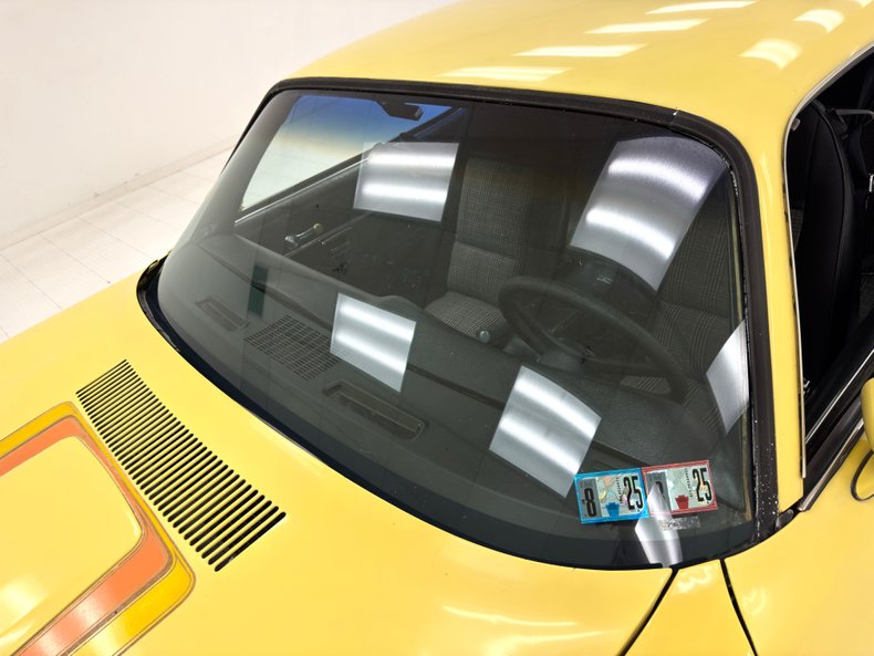 Chevrolet-Camaro-1978-Bright-Yellow-Black-ampamp-White-Ho-15