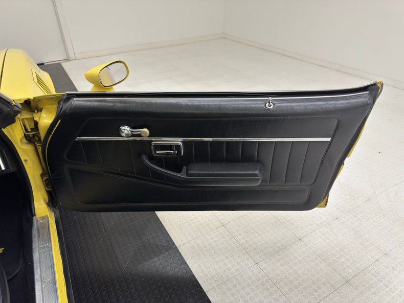 Chevrolet-Camaro-1978-Bright-Yellow-Black-ampamp-White-Ho-2