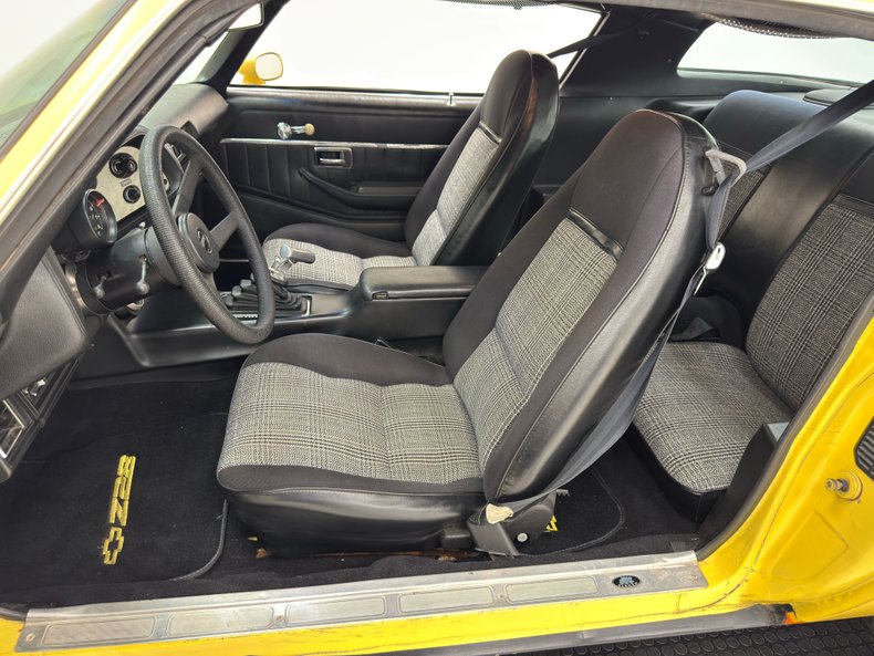 Chevrolet-Camaro-1978-Bright-Yellow-Black-ampamp-White-Ho-31
