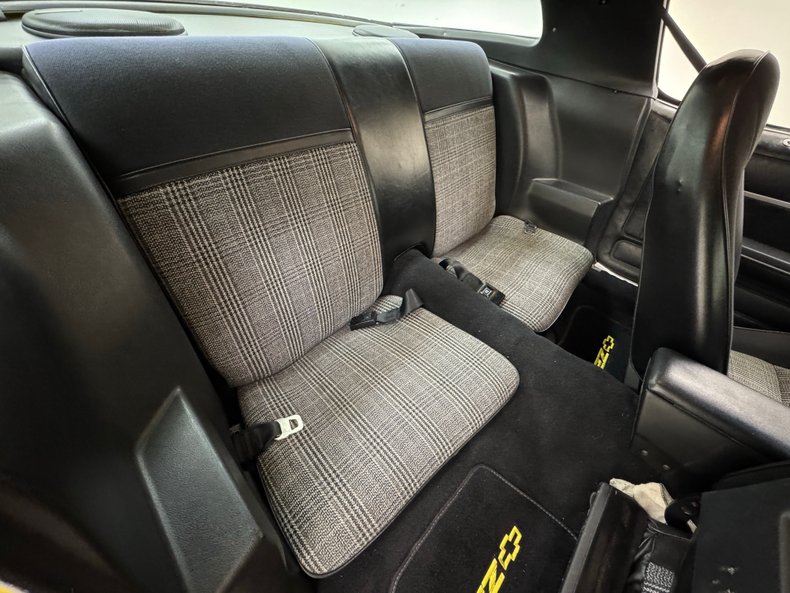 Chevrolet-Camaro-1978-Bright-Yellow-Black-ampamp-White-Ho-36