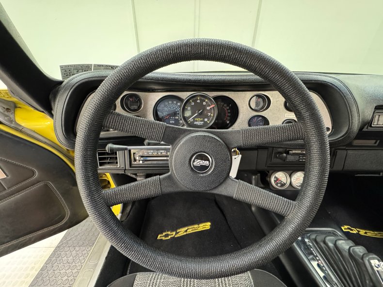 Chevrolet-Camaro-1978-Bright-Yellow-Black-ampamp-White-Ho-37