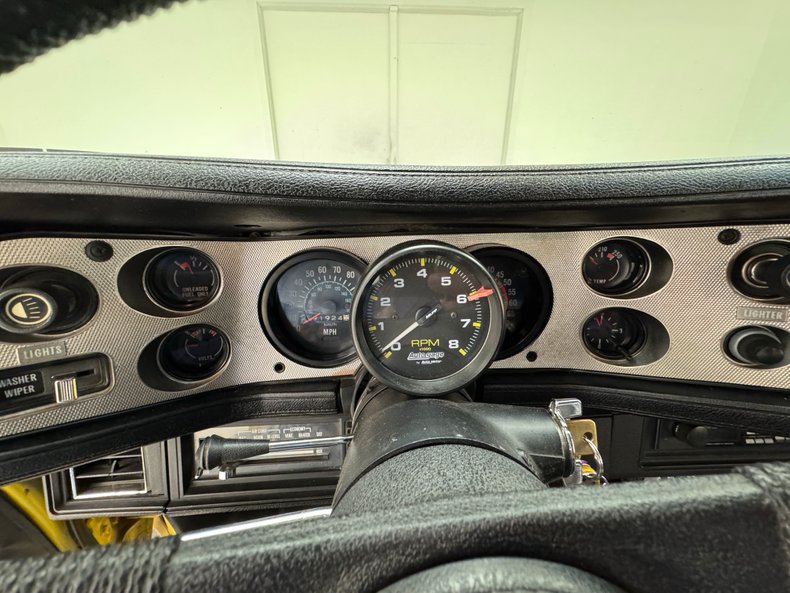 Chevrolet-Camaro-1978-Bright-Yellow-Black-ampamp-White-Ho-38