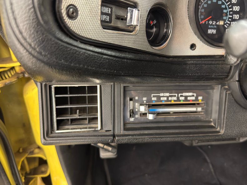 Chevrolet-Camaro-1978-Bright-Yellow-Black-ampamp-White-Ho-39