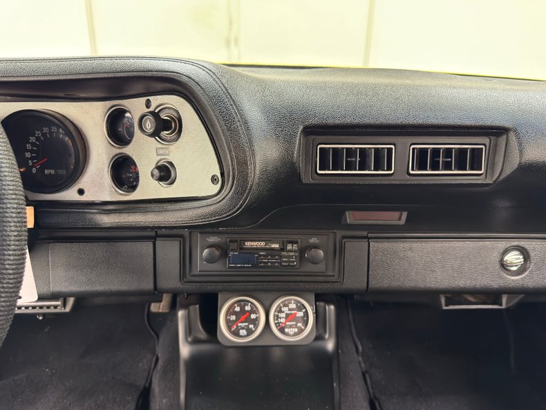 Chevrolet-Camaro-1978-Bright-Yellow-Black-ampamp-White-Ho-41