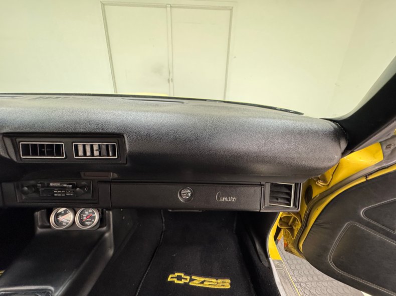 Chevrolet-Camaro-1978-Bright-Yellow-Black-ampamp-White-Ho-42