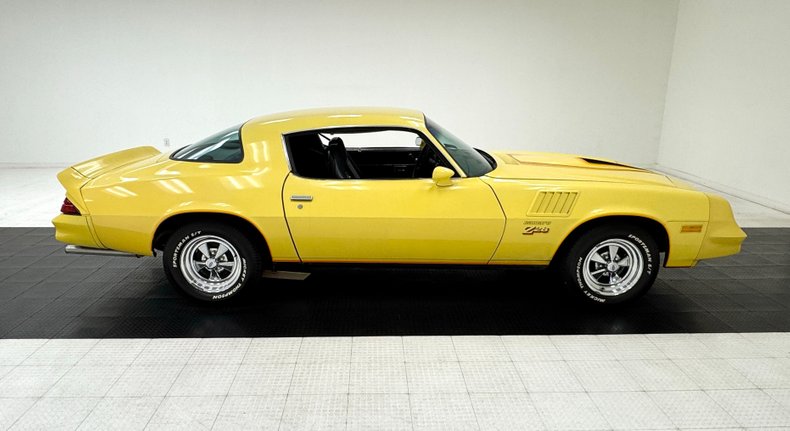 Chevrolet-Camaro-1978-Bright-Yellow-Black-ampamp-White-Ho-48