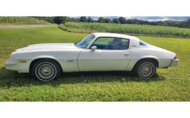 Chevrolet-Camaro-1979-White-Blue-1