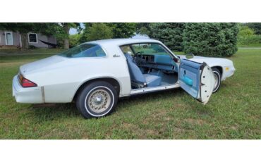 Chevrolet-Camaro-1979-White-Blue-7
