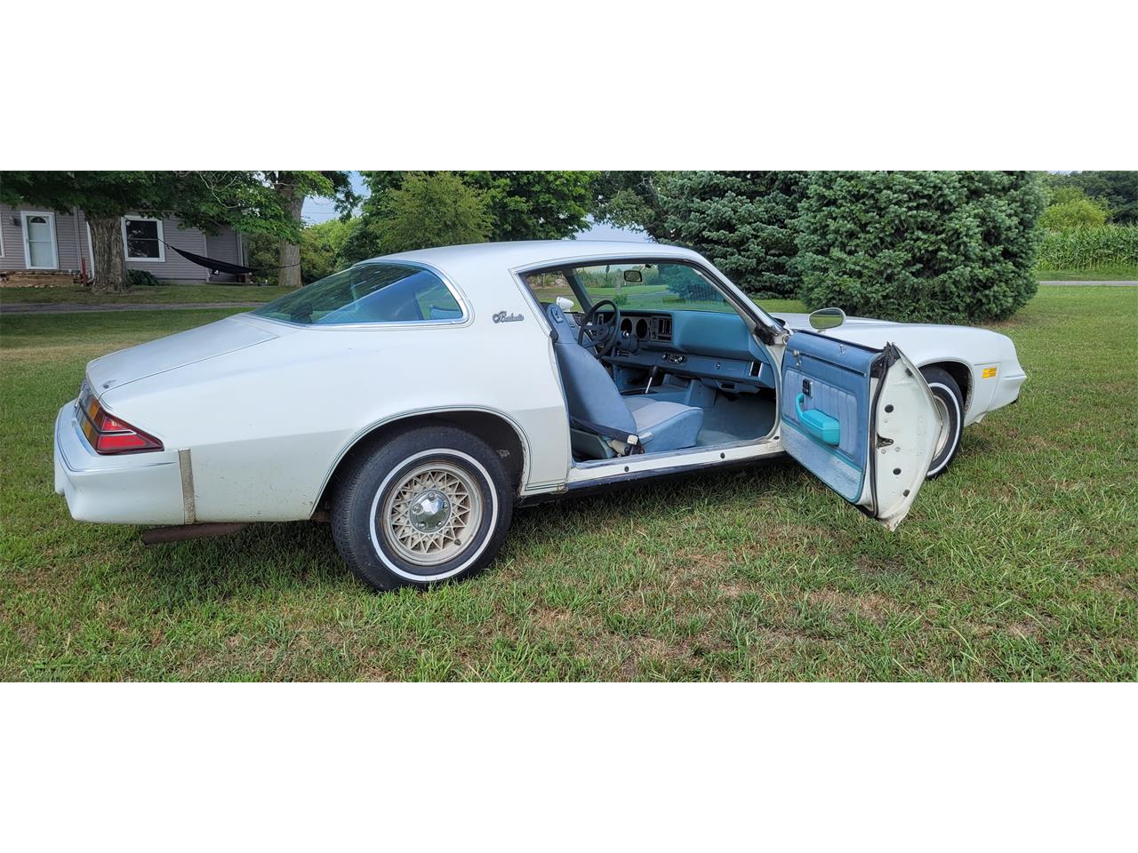 Chevrolet-Camaro-1979-White-Blue-7