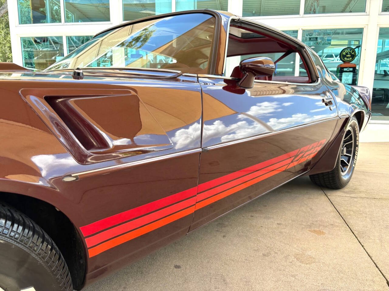 Chevrolet-Camaro-1980-Coupe-10