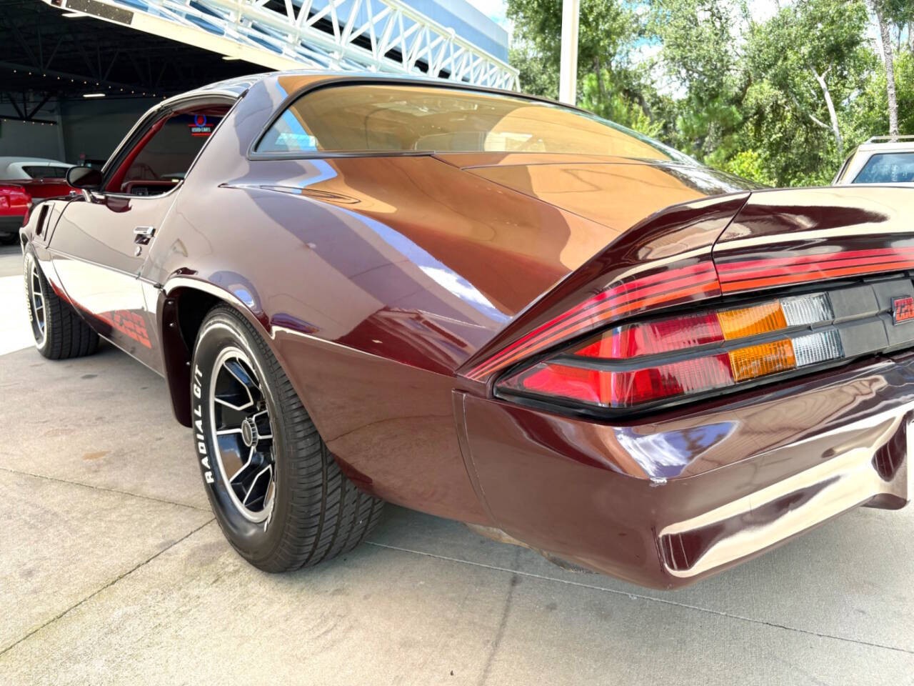 Chevrolet-Camaro-1980-Coupe-12