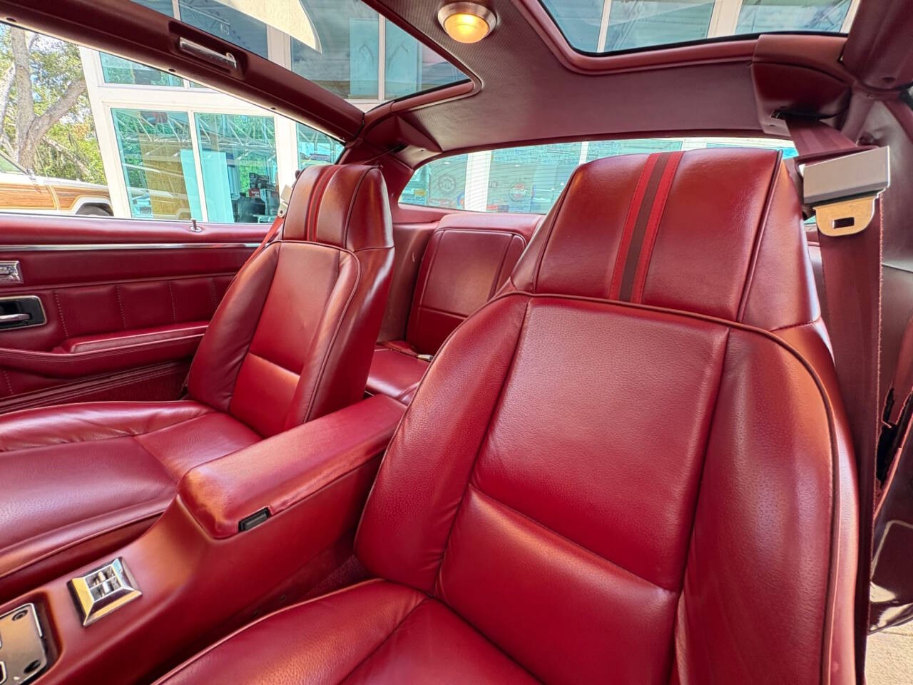 Chevrolet-Camaro-1980-Coupe-24