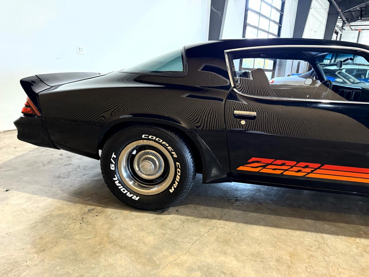 Chevrolet-Camaro-1981-American-Muscle-Car-10