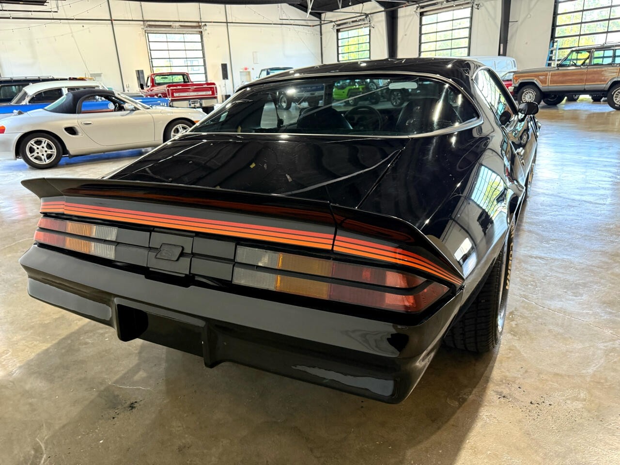 Chevrolet-Camaro-1981-American-Muscle-Car-11