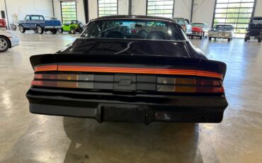 Chevrolet-Camaro-1981-American-Muscle-Car-12