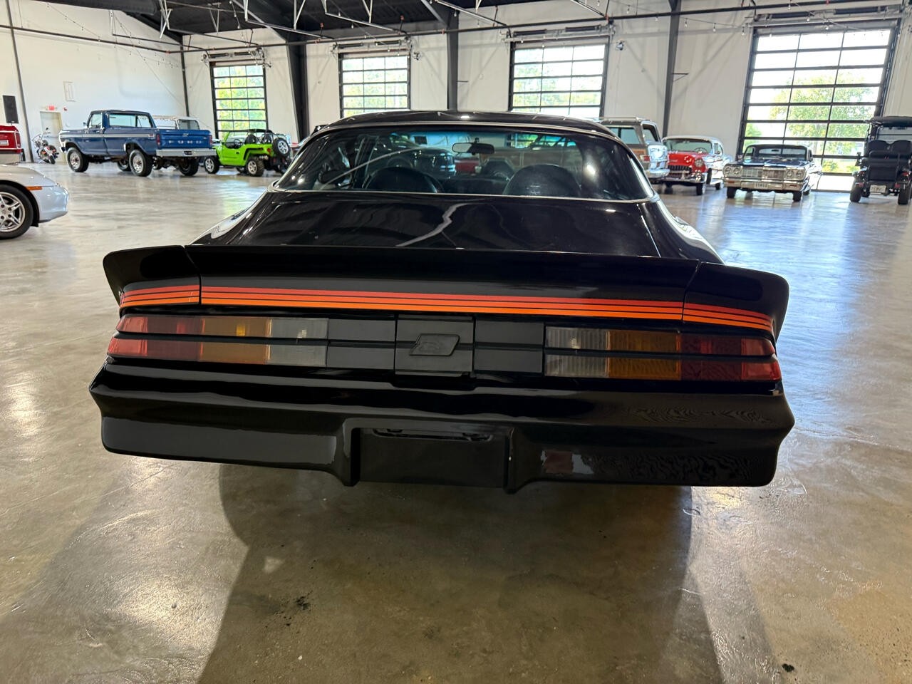 Chevrolet-Camaro-1981-American-Muscle-Car-12