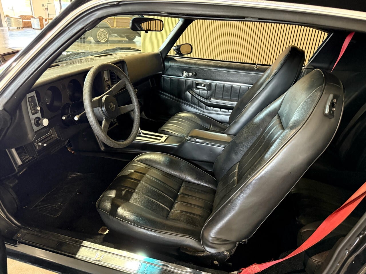 Chevrolet-Camaro-1981-American-Muscle-Car-19
