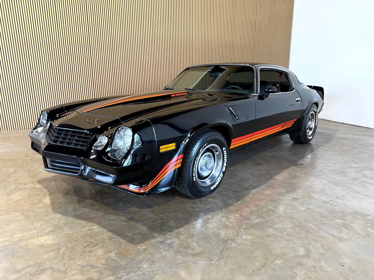 Chevrolet-Camaro-1981-American-Muscle-Car-2