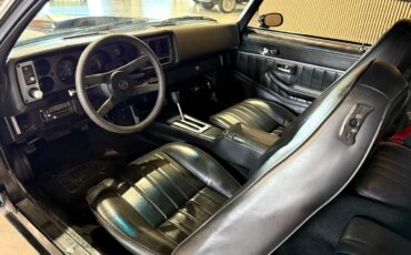 Chevrolet-Camaro-1981-American-Muscle-Car-20