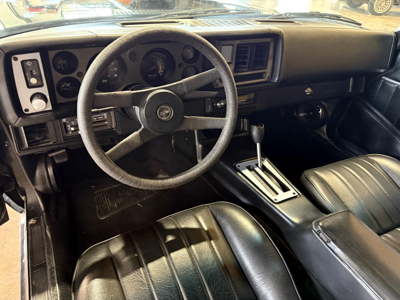 Chevrolet-Camaro-1981-American-Muscle-Car-22