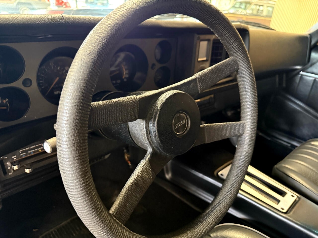 Chevrolet-Camaro-1981-American-Muscle-Car-24