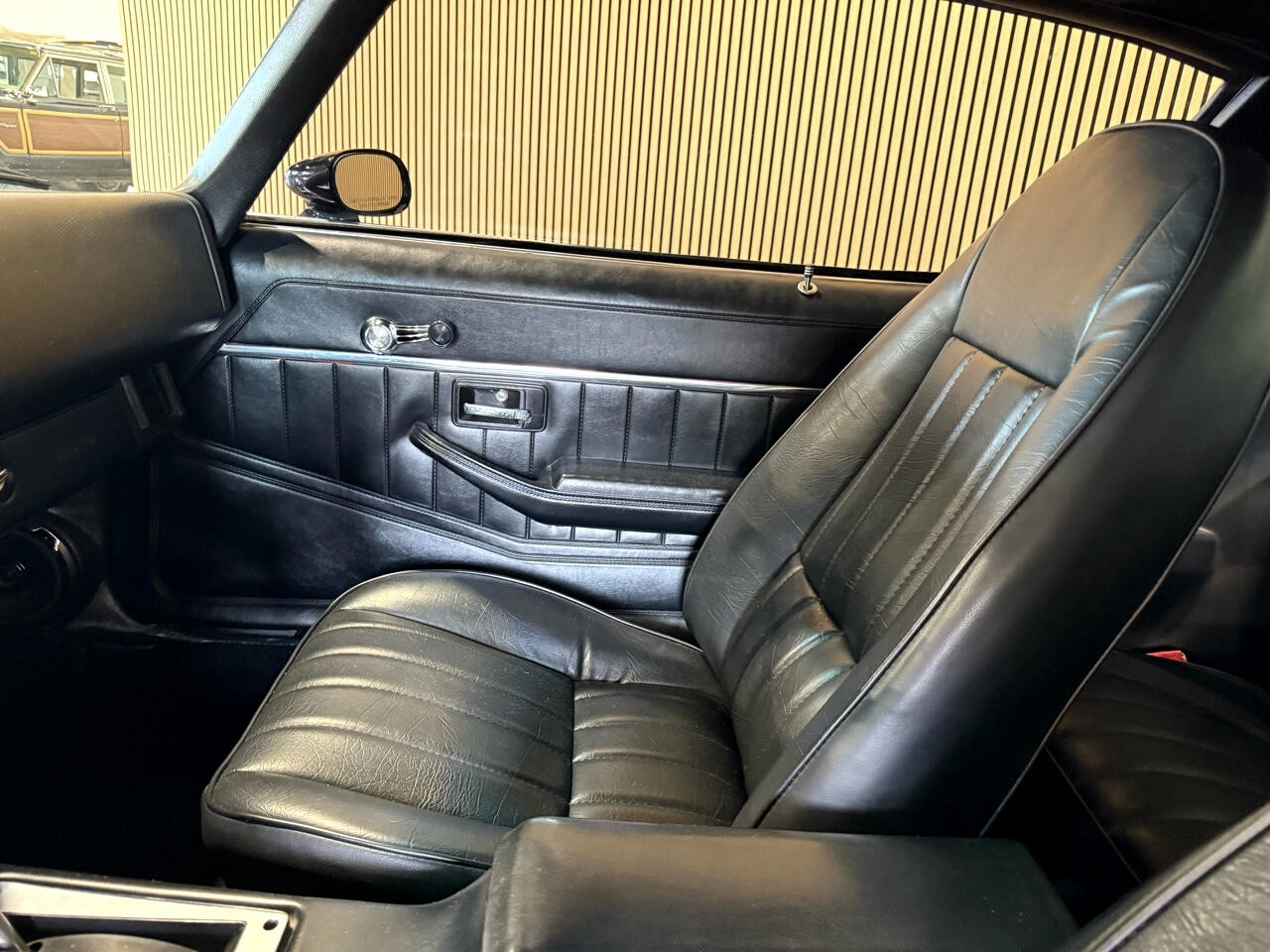 Chevrolet-Camaro-1981-American-Muscle-Car-25