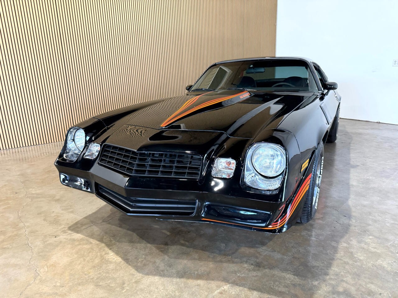 Chevrolet-Camaro-1981-American-Muscle-Car-3