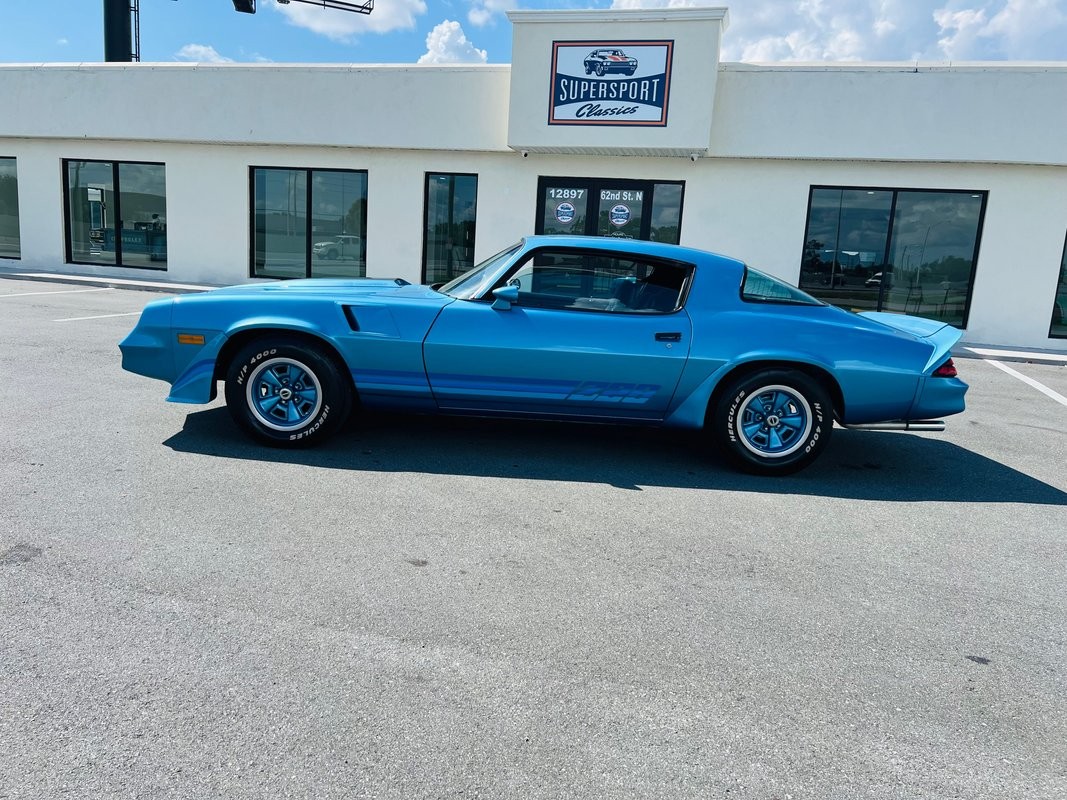 Chevrolet-Camaro-1981-Coupe-1