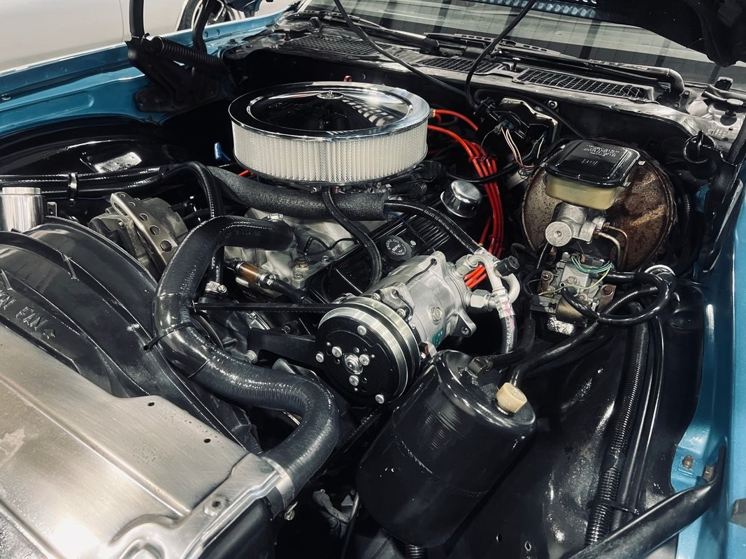 Chevrolet-Camaro-1981-Coupe-12