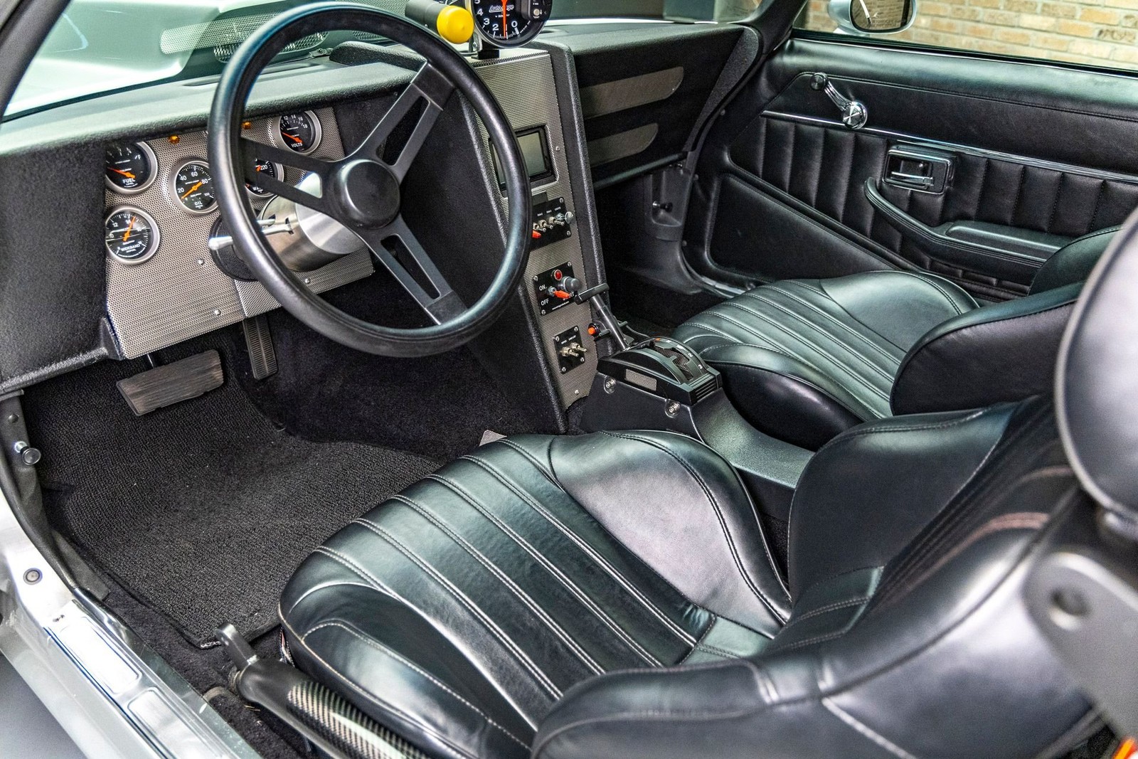 Chevrolet-Camaro-1981-Coupe-12