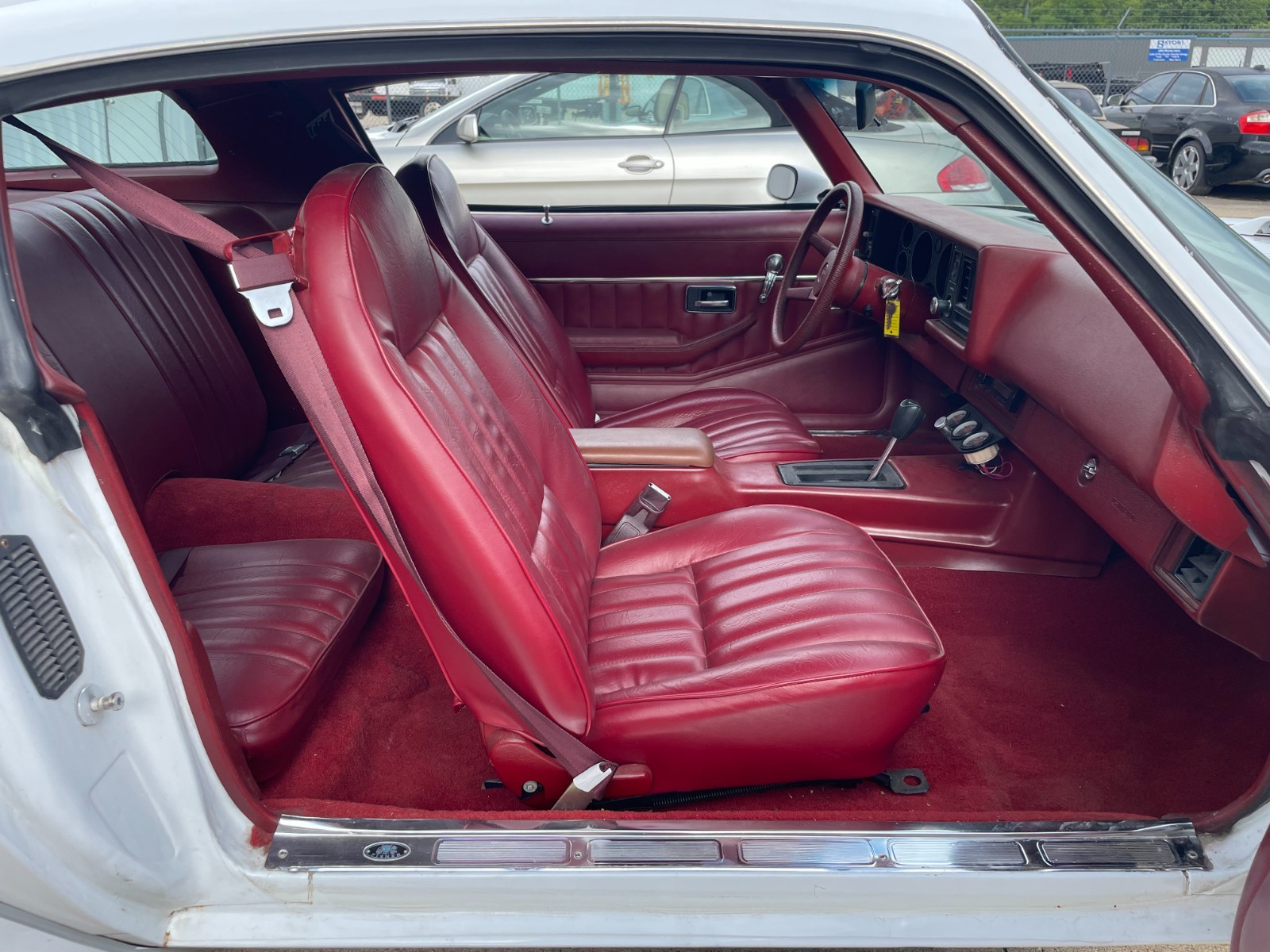 Chevrolet-Camaro-1981-Coupe-14